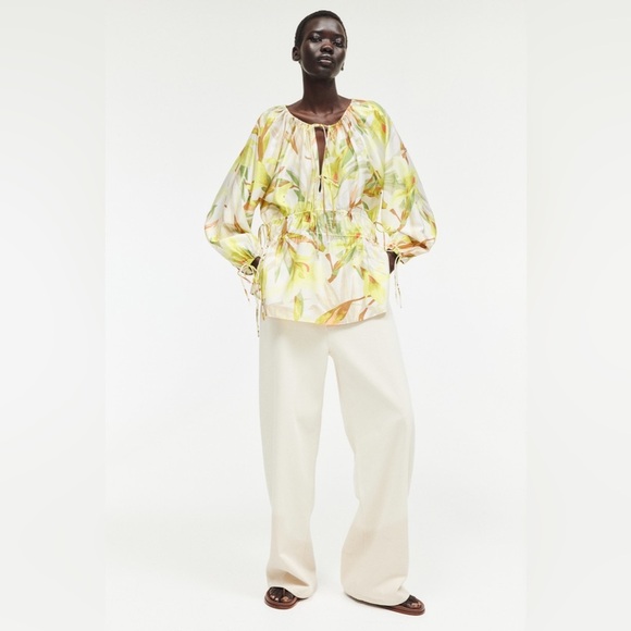 H&M Tops - H&M‎ Tropical Floral Drawstring Blouse NWT Size M